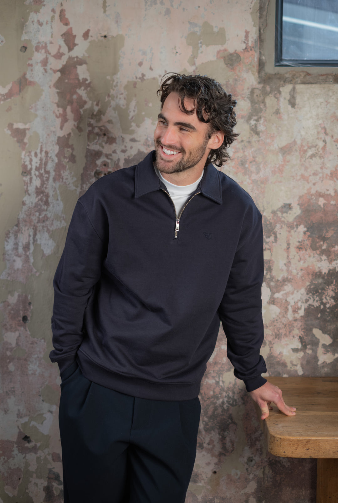 Essential Zip Sweater | Black Navy