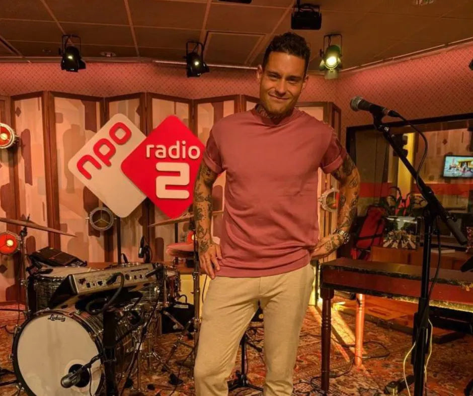 Douwe Bob Takes the Stage in Style with Club 24’s Freedom Fit Tee