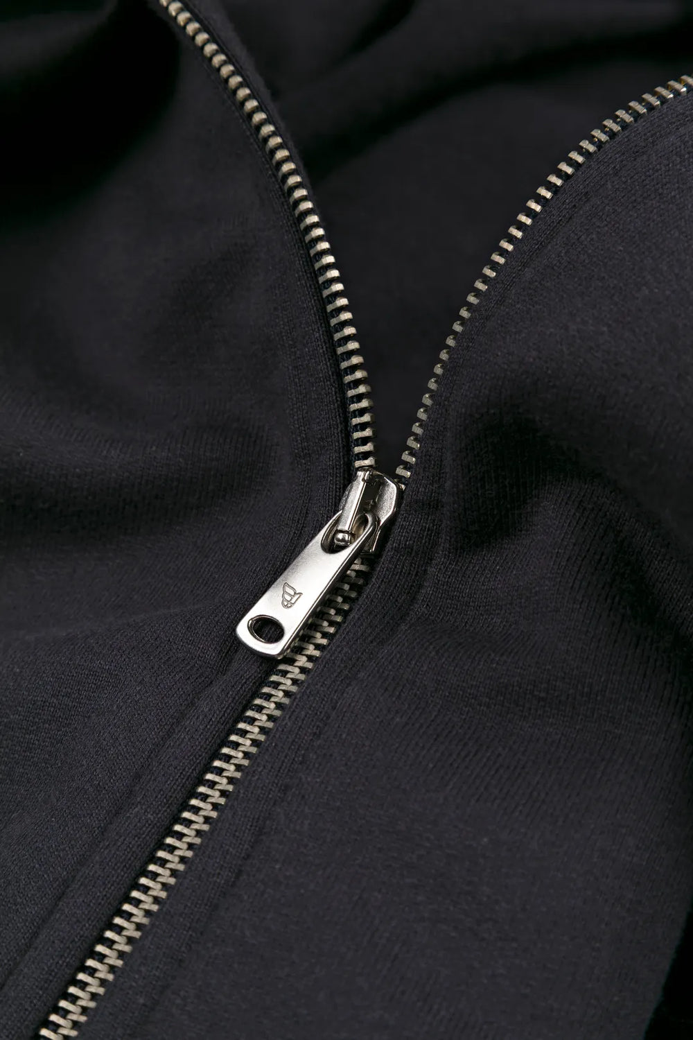 Signature Zip Vest | Black Navy