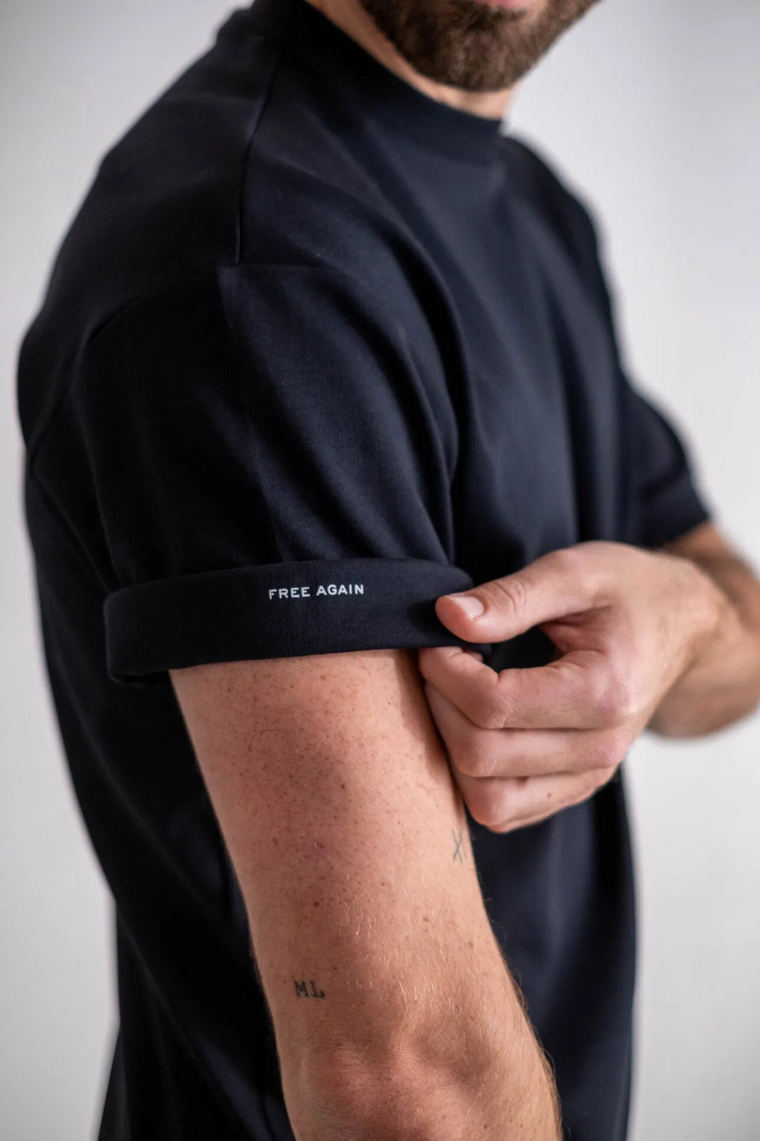 Freedom Fit Tee | Paint It Black - CLUB 24